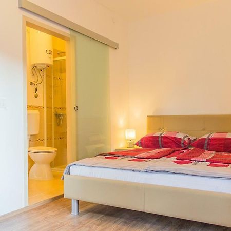 Guesthouse Klaudia โอปาติยา ภายนอก รูปภาพ